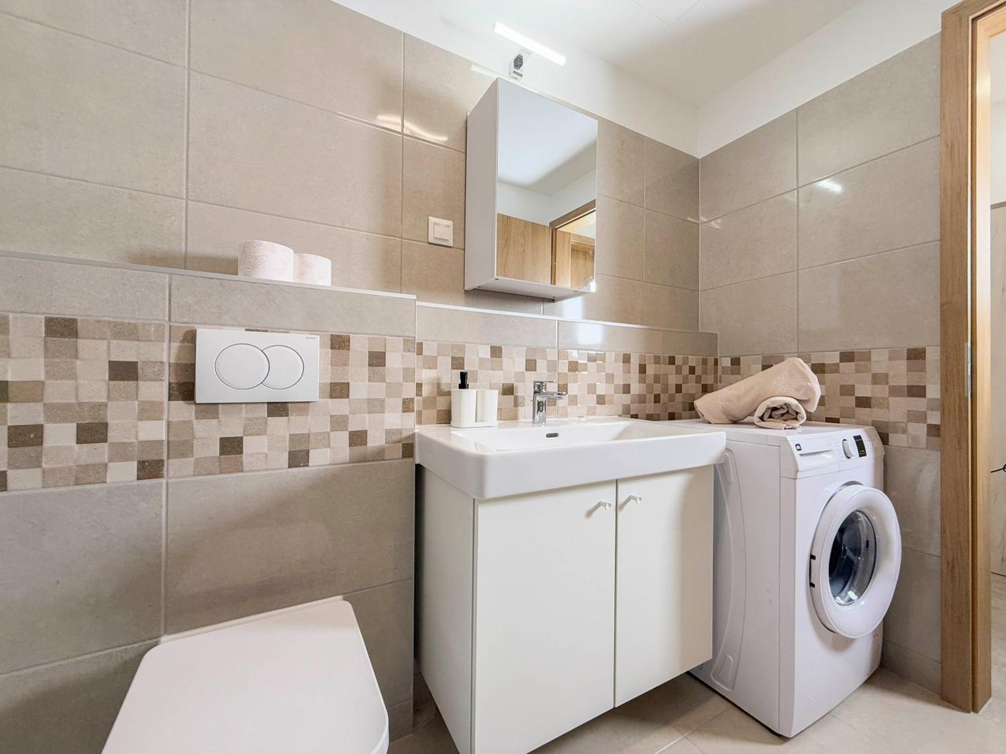 Danube River Flat With Balcony,free Garage Appartement