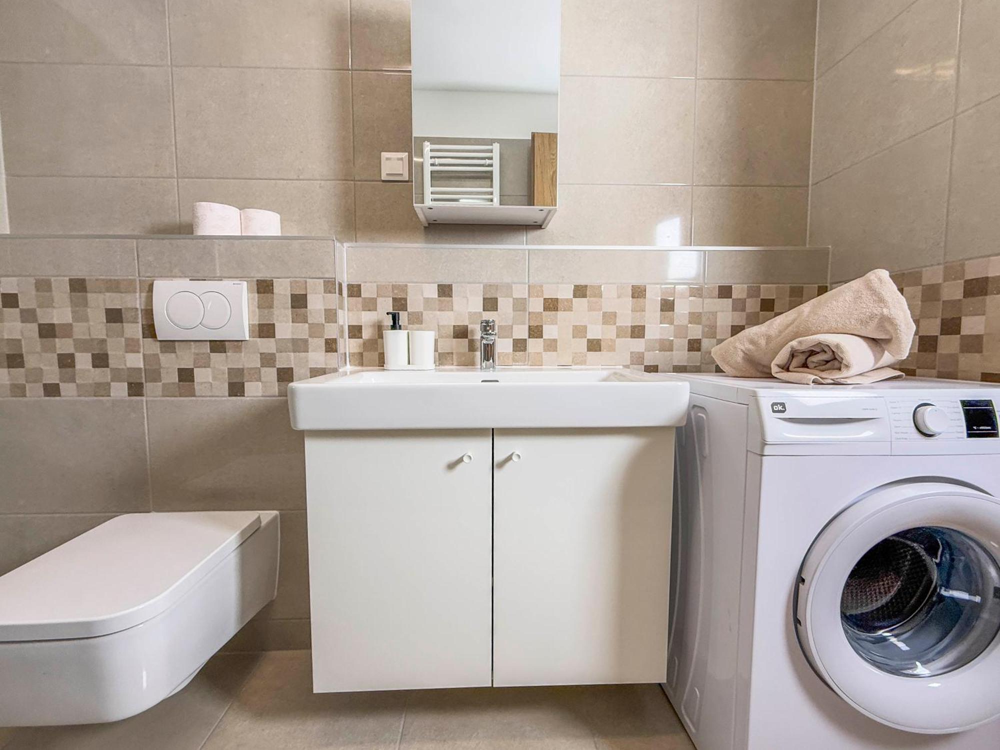 Danube River Flat With Balcony,free Garage Appartement